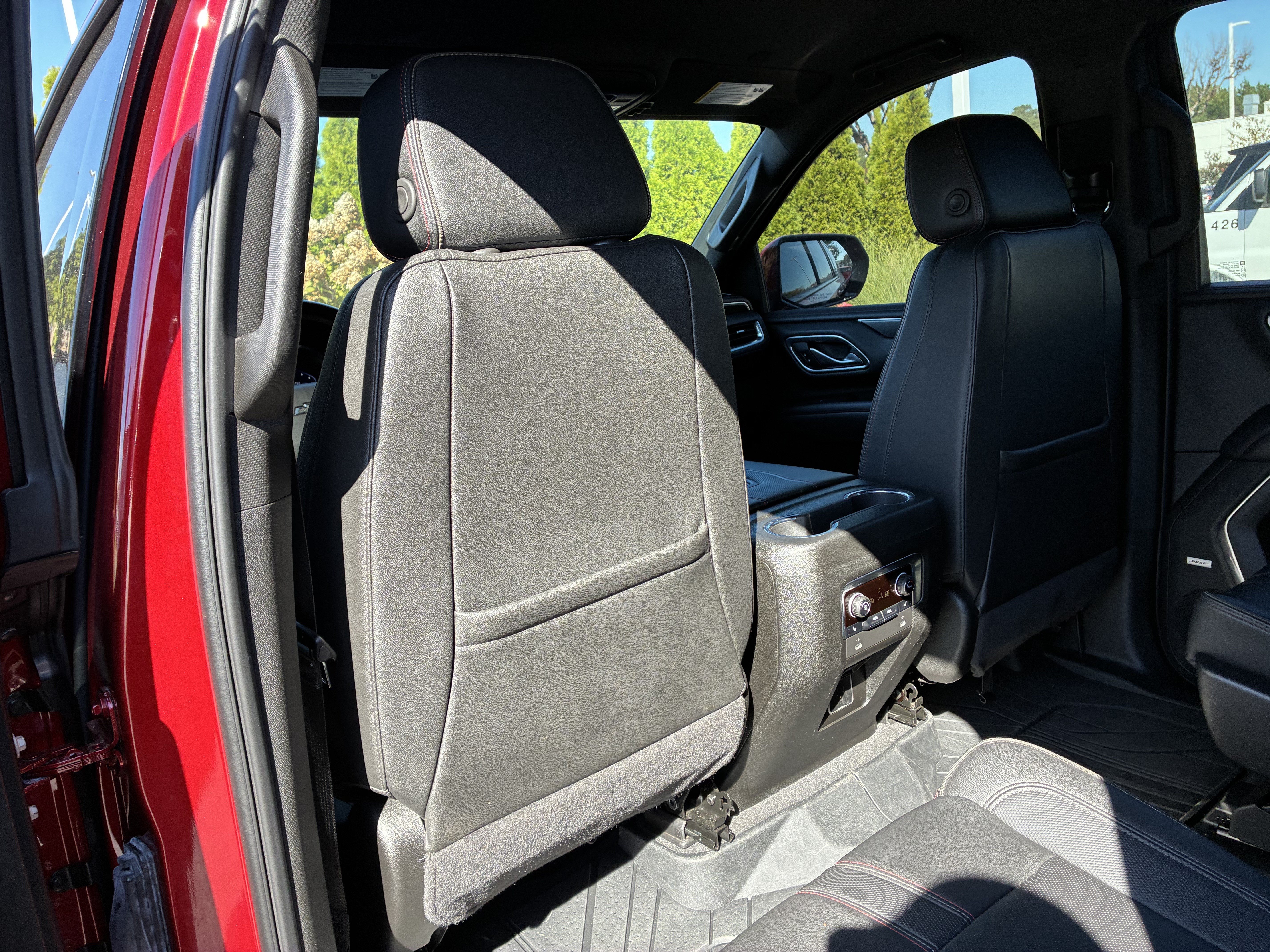 Used 2022 Chevrolet Suburban RST w/ Luxury Package AWD/4WD image 15