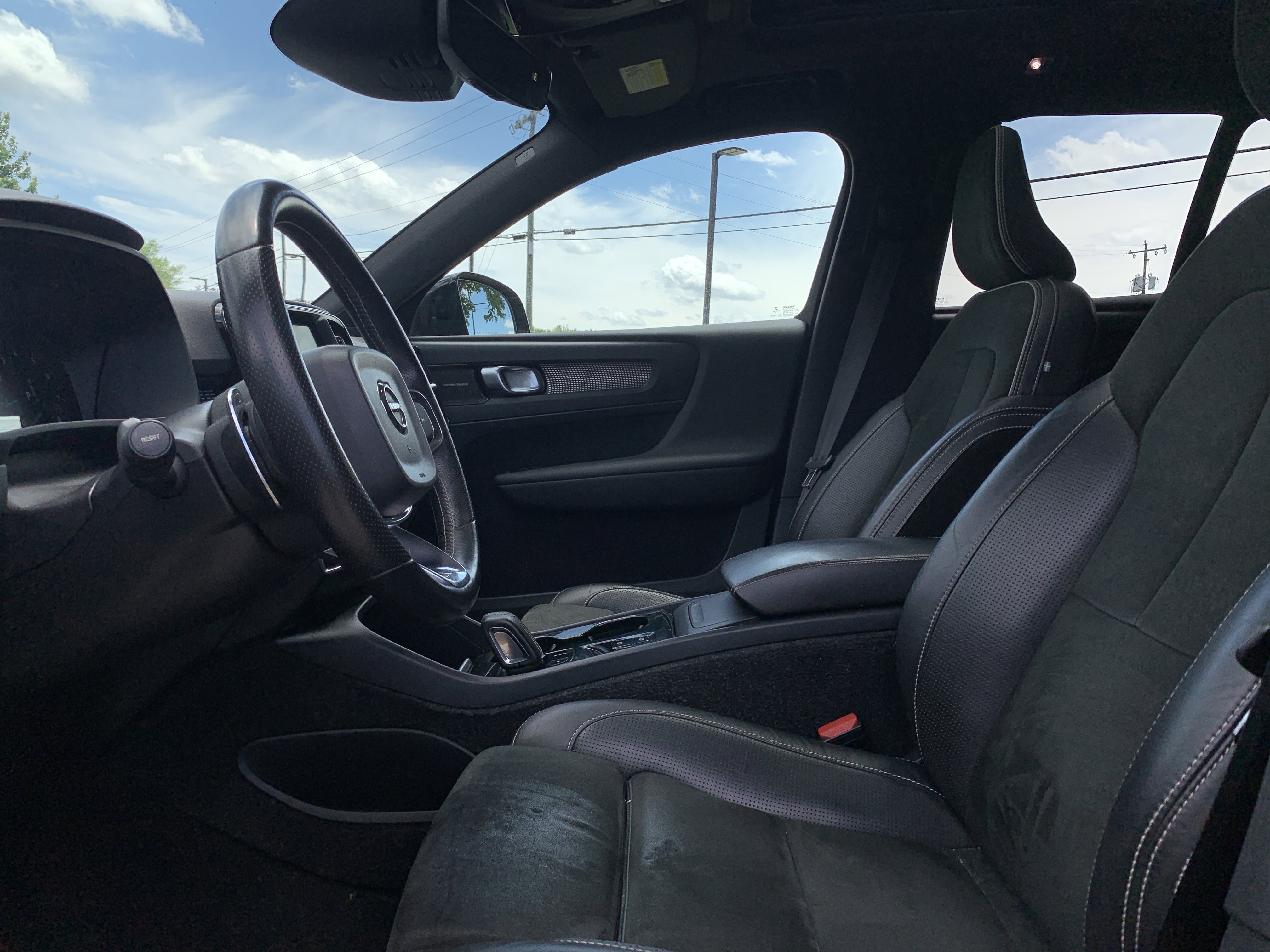 Used 2019 Volvo XC40 T5 R-Design AWD/4WD image 19