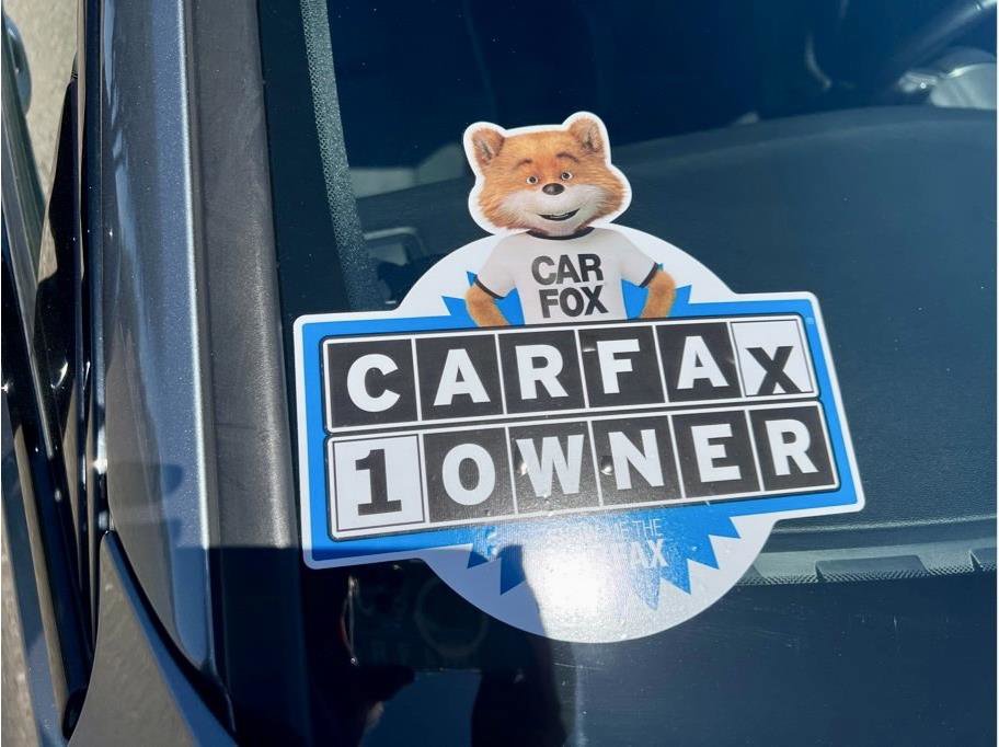 Used 2019 Volvo S60 T5 R-Design image 12