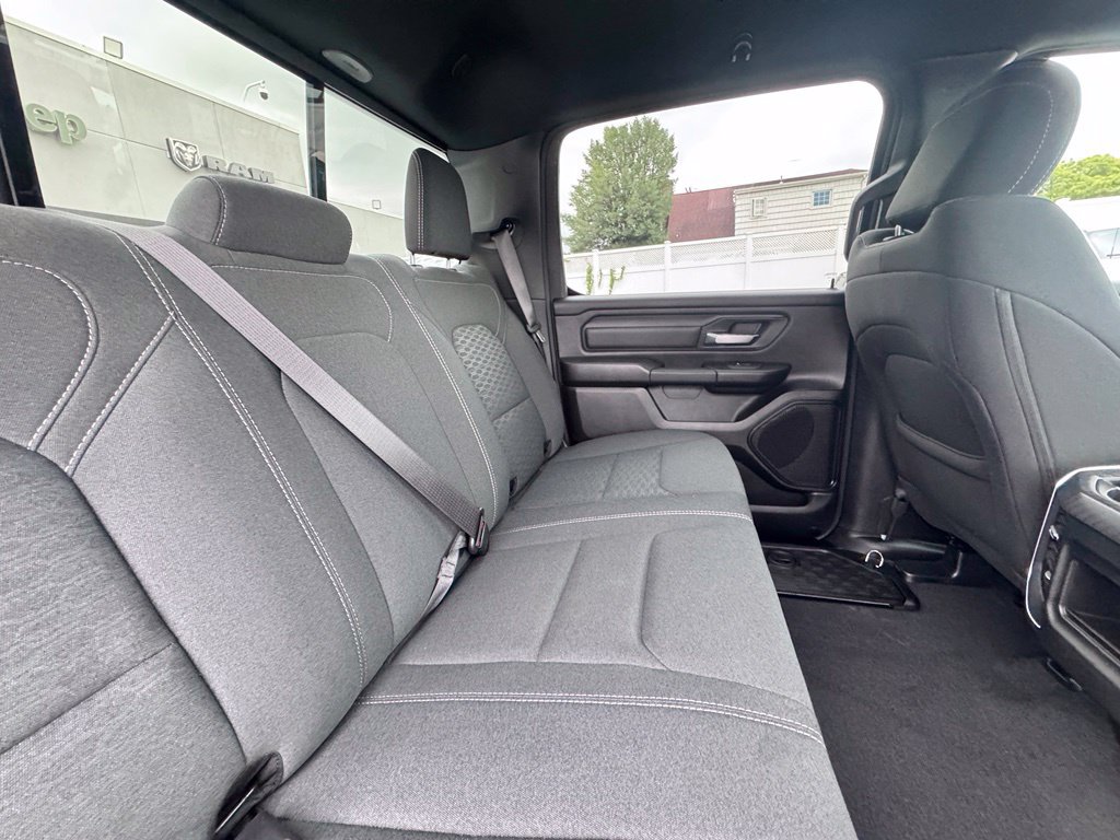 New 2026 RAM 1500 Express AWD/4WD image 23