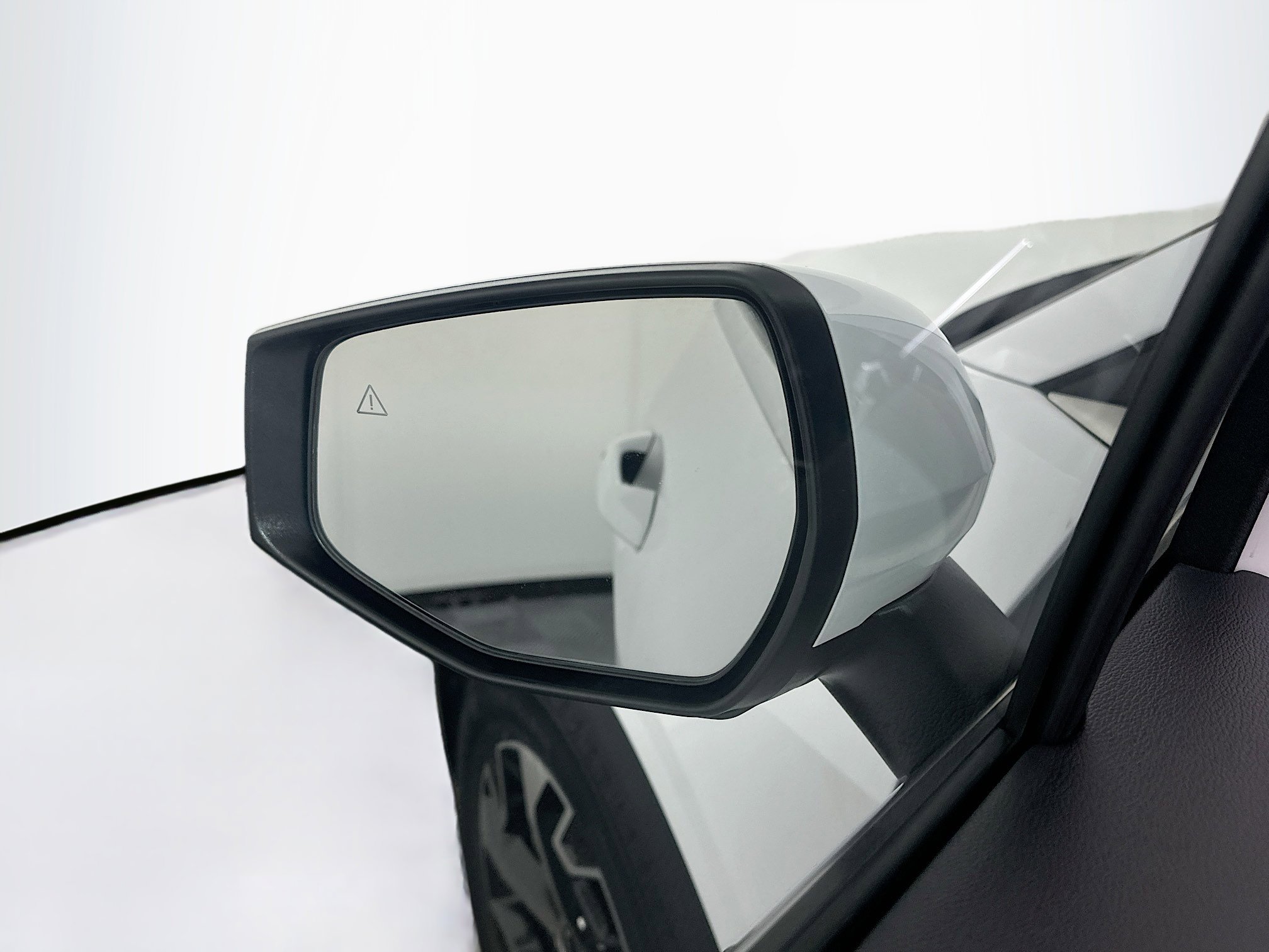 Used 2024 Kia Sportage EX image 16