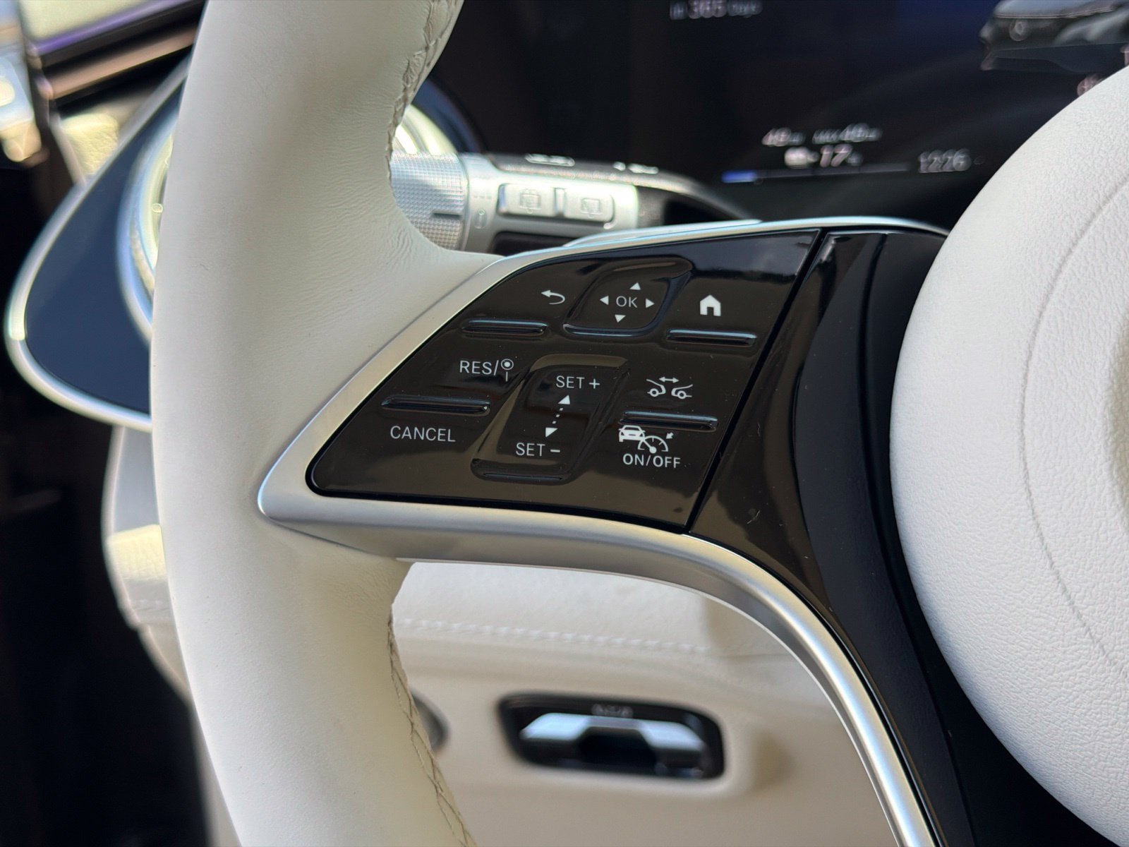New 2027 Mercedes-Benz EQS 400 4MATIC SUV image 25
