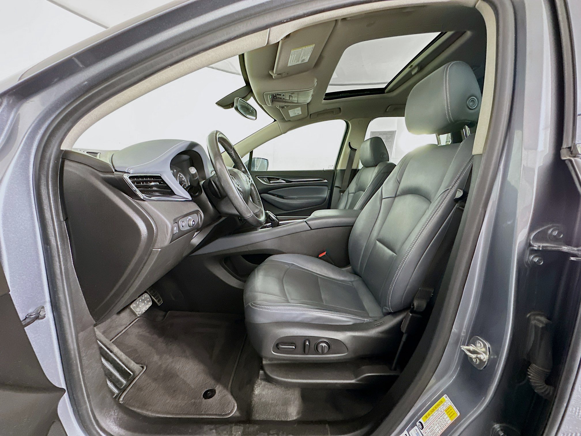 Used 2020 Buick Enclave Essence w/ Sound and Sites Package FWD image 13