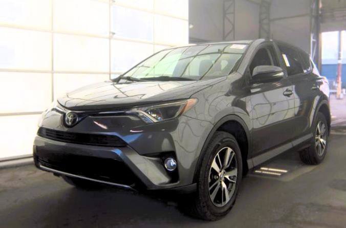 Used 2018 Toyota RAV4 XLE FWD image 7