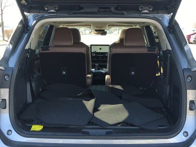 Certified 2025 Toyota Highlander Limited image 18
