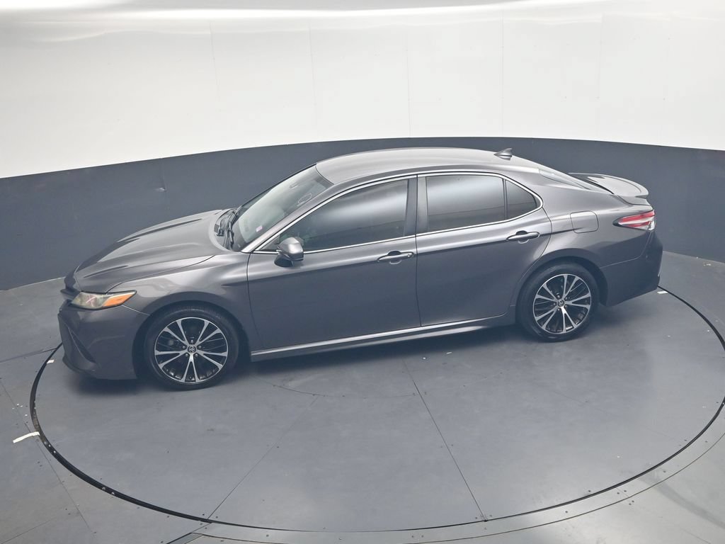 Used 2020 Toyota Camry SE FWD image 18