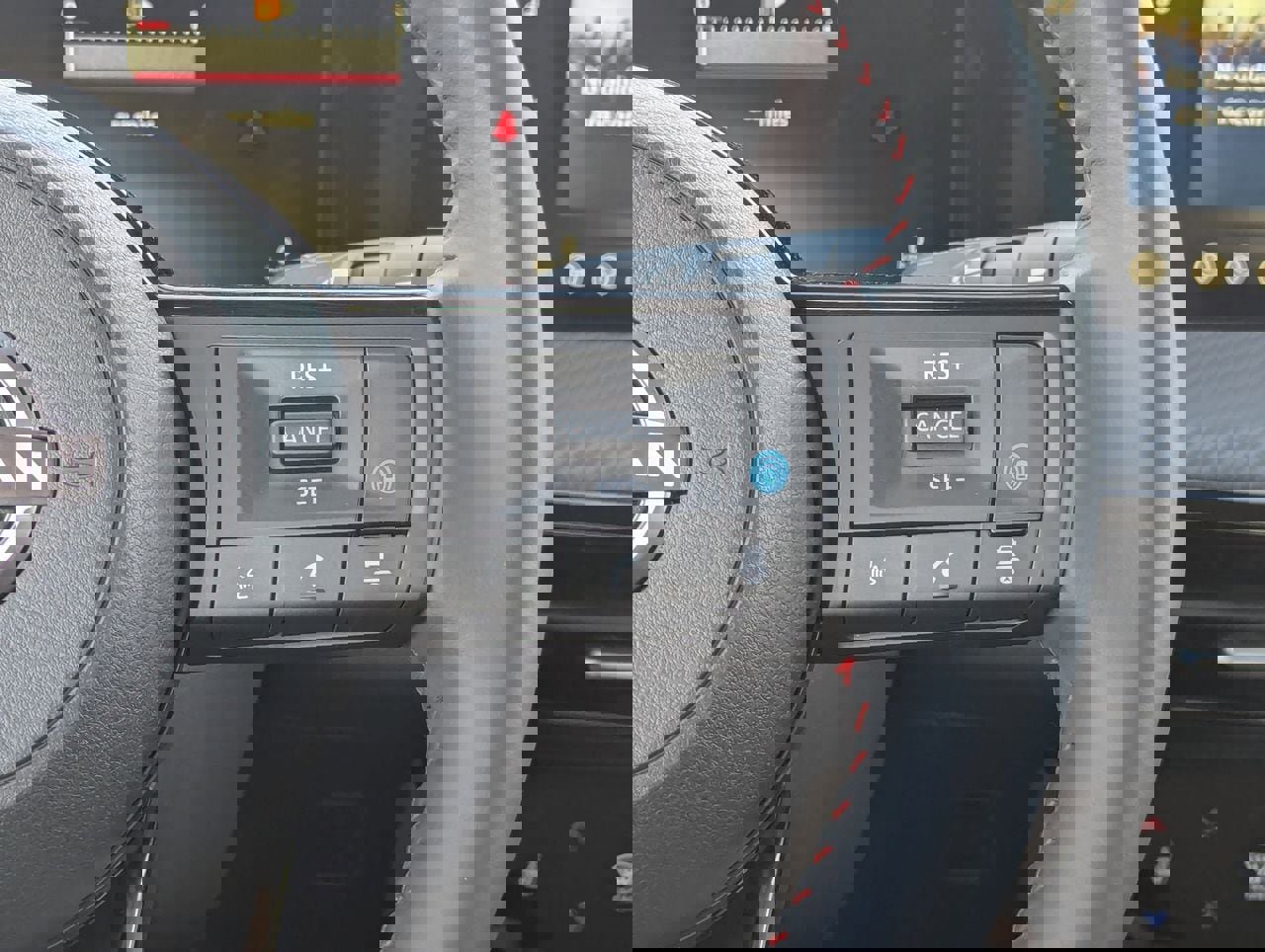 New 2026 Nissan Kicks SR w/ Cold Weather Package image 27