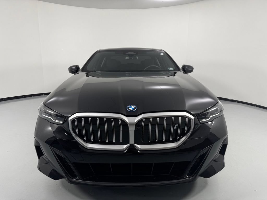 Used 2025 BMW i5 xDrive40 w/ M Sport Package AWD/4WD image 3
