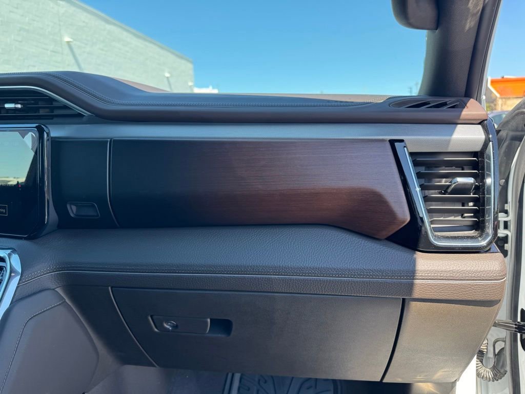 Used 2024 GMC Sierra 3500 Denali w/ Denali Reserve Package image 21