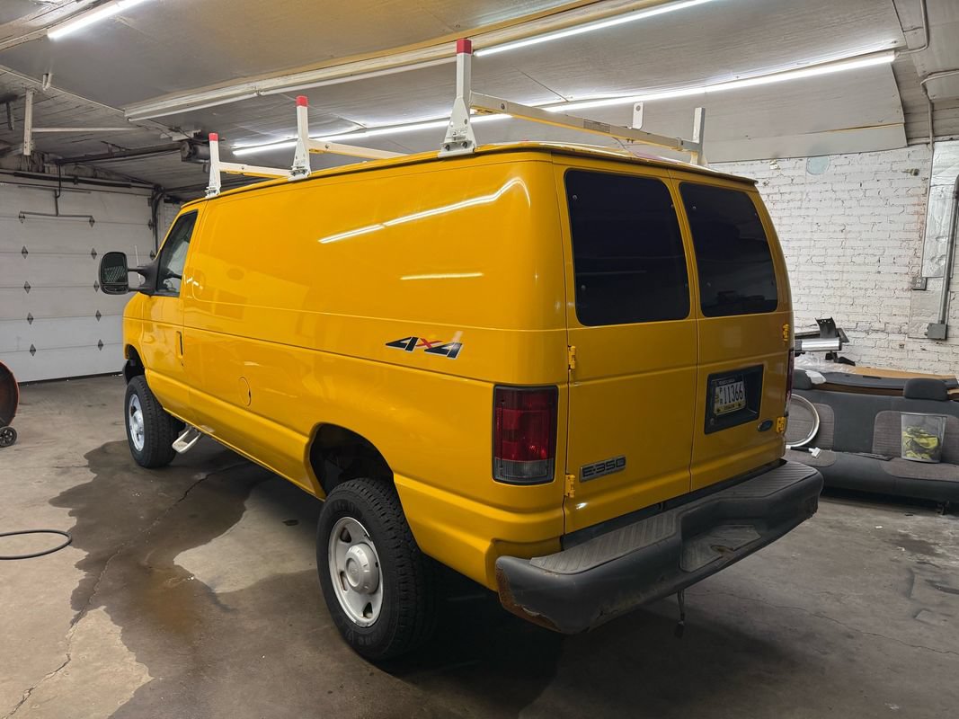 Used 2007 Ford E-350 and Econoline 350 Super Duty RWD image 4