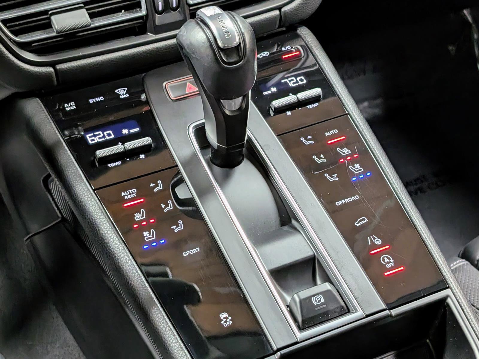 Used 2023 Porsche Macan image 27