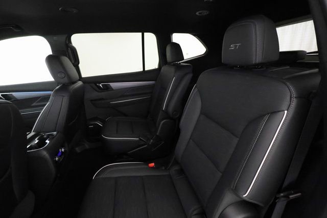 Certified 2025 Buick Enclave Sport Touring image 18