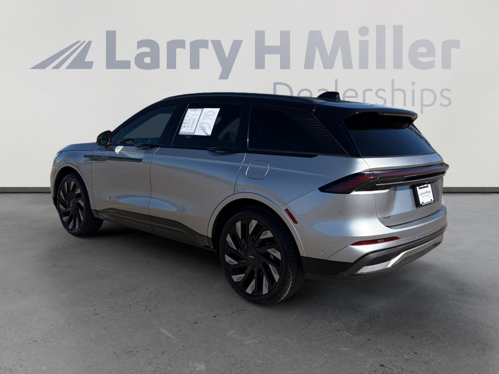 Used 2024 Lincoln Nautilus Reserve w/ Equipment Group 202A AWD/4WD image 4