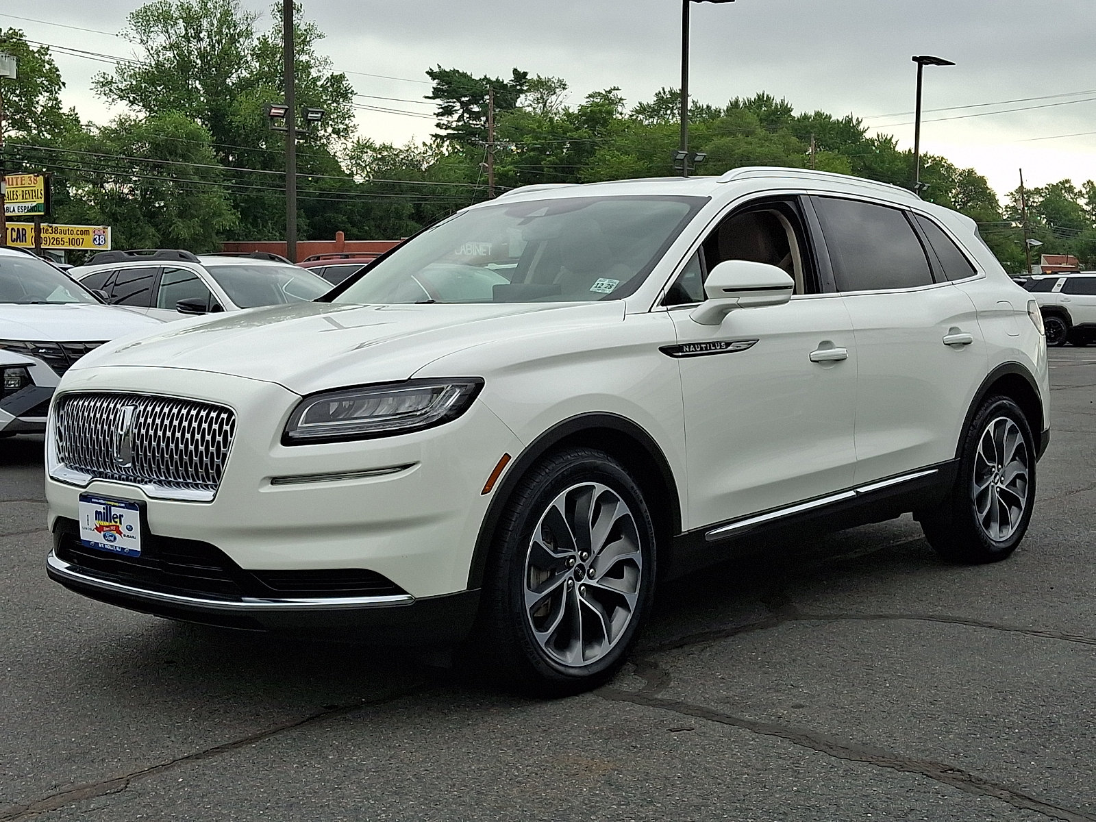 Certified 2023 Lincoln Nautilus Reserve AWD/4WD image 3