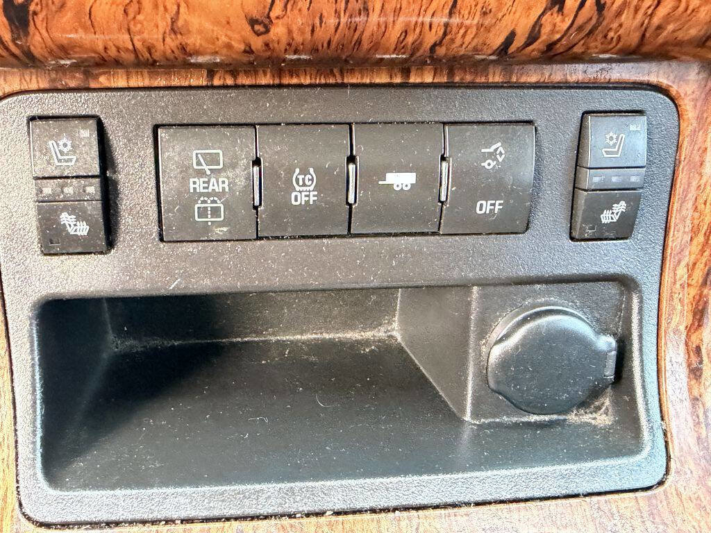 Used 2014 Chevrolet Traverse LTZ FWD image 23