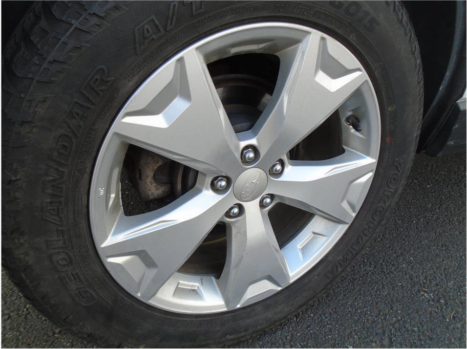 Used 2015 Subaru Forester 2.5i Premium w/ All-Weather Package image 25