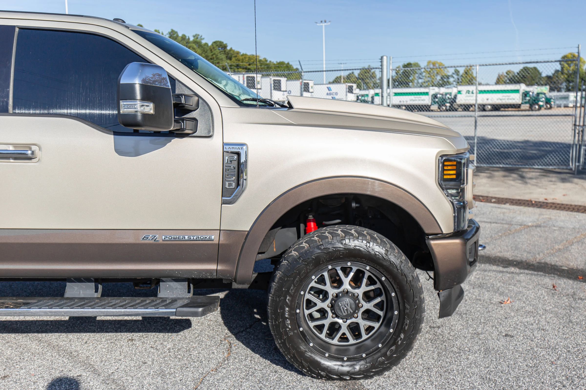 Used 2017 Ford F250 Lariat w/ Chrome Package image 9