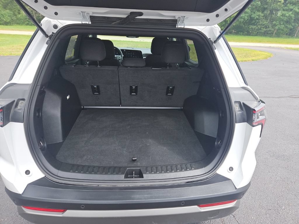 Used 2025 Chevrolet Equinox LT AWD/4WD image 27