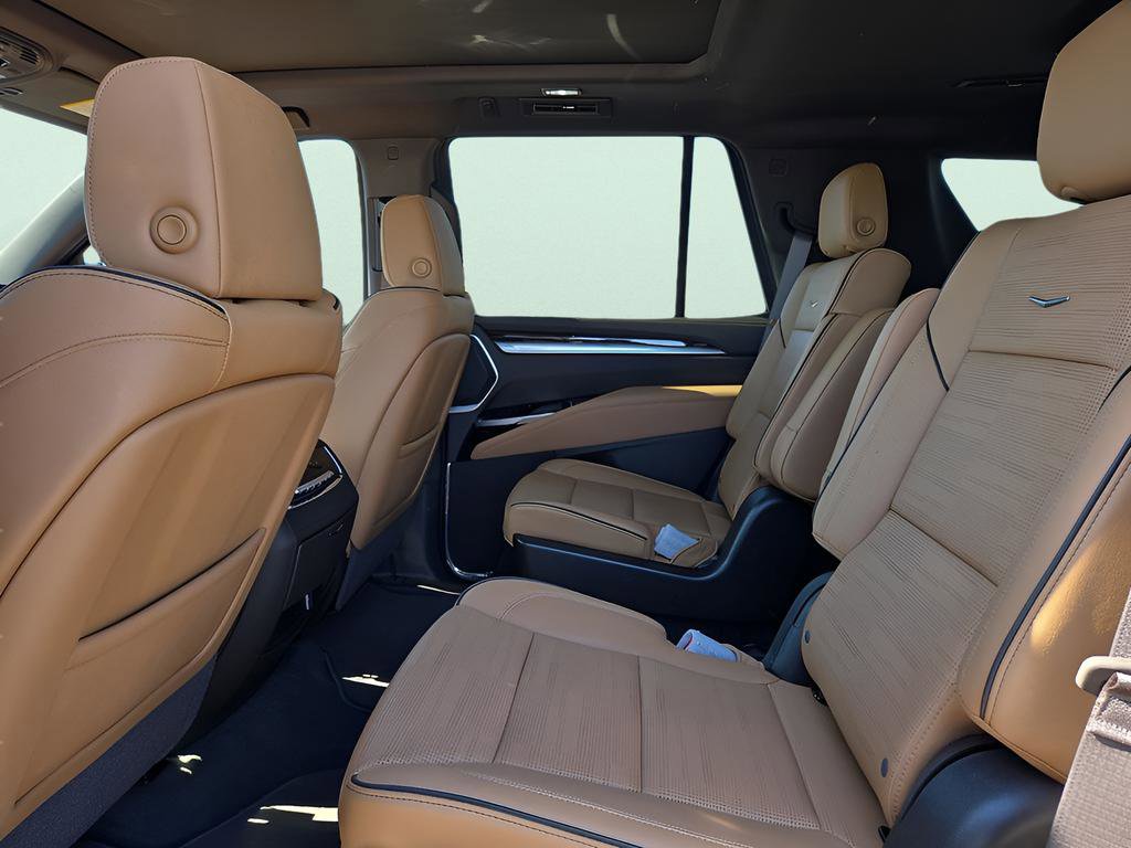 Used 2025 Cadillac Escalade Premium Luxury RWD image 11