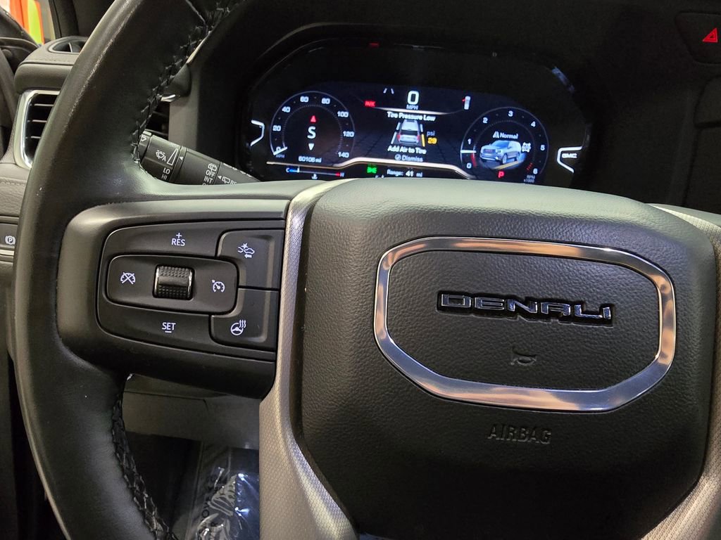 Used 2024 GMC Yukon XL Denali AWD/4WD image 21