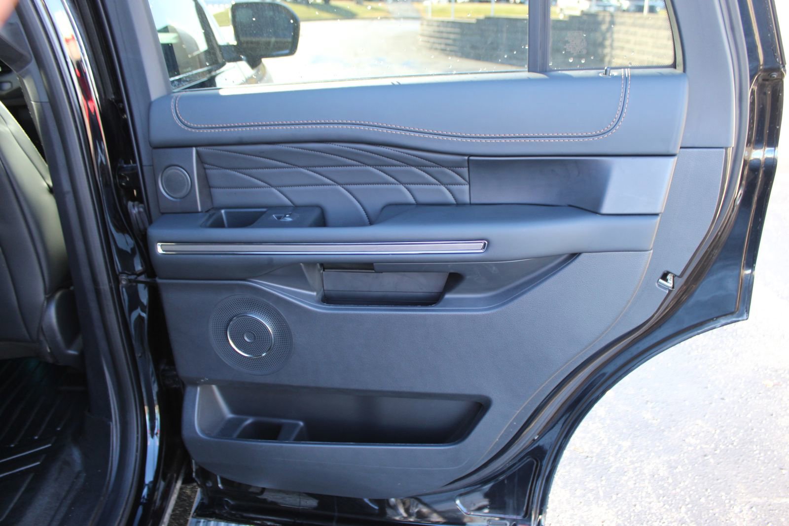 Used 2023 Ford Expedition Platinum image 16