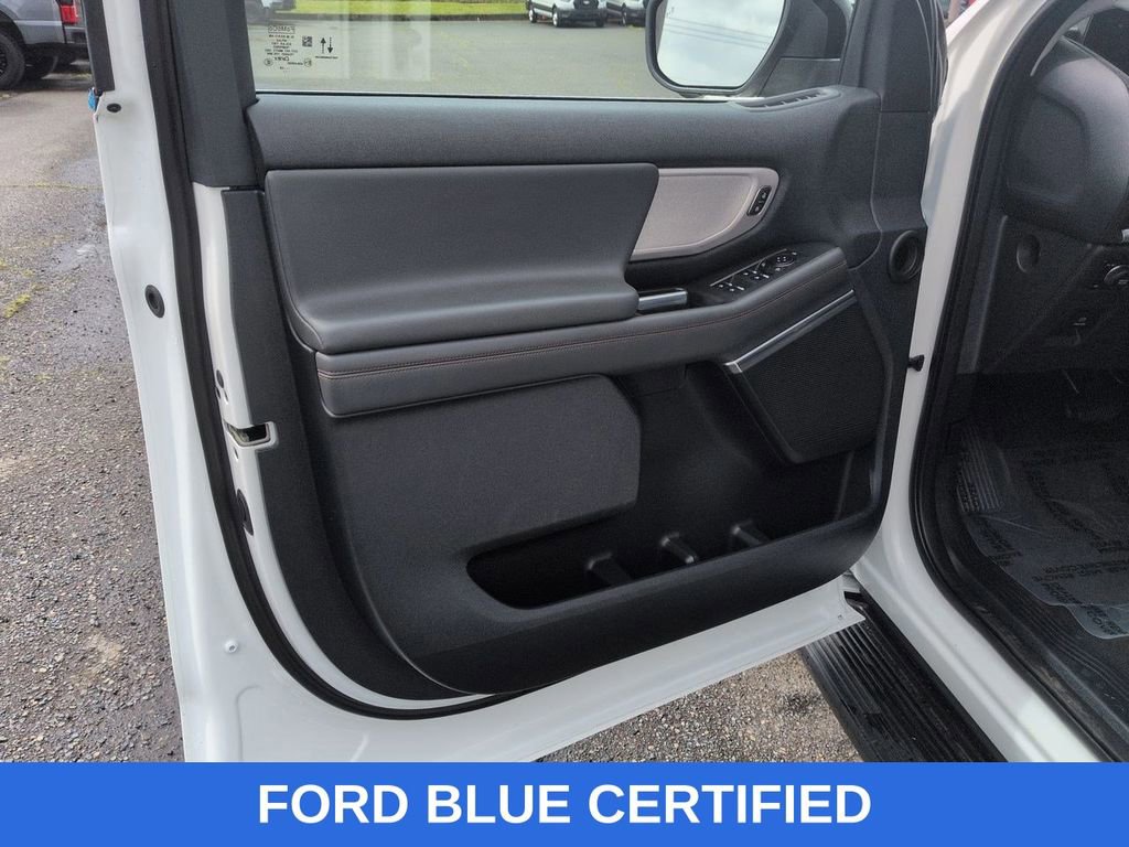 Certified 2025 Ford Expedition Max Active image 9