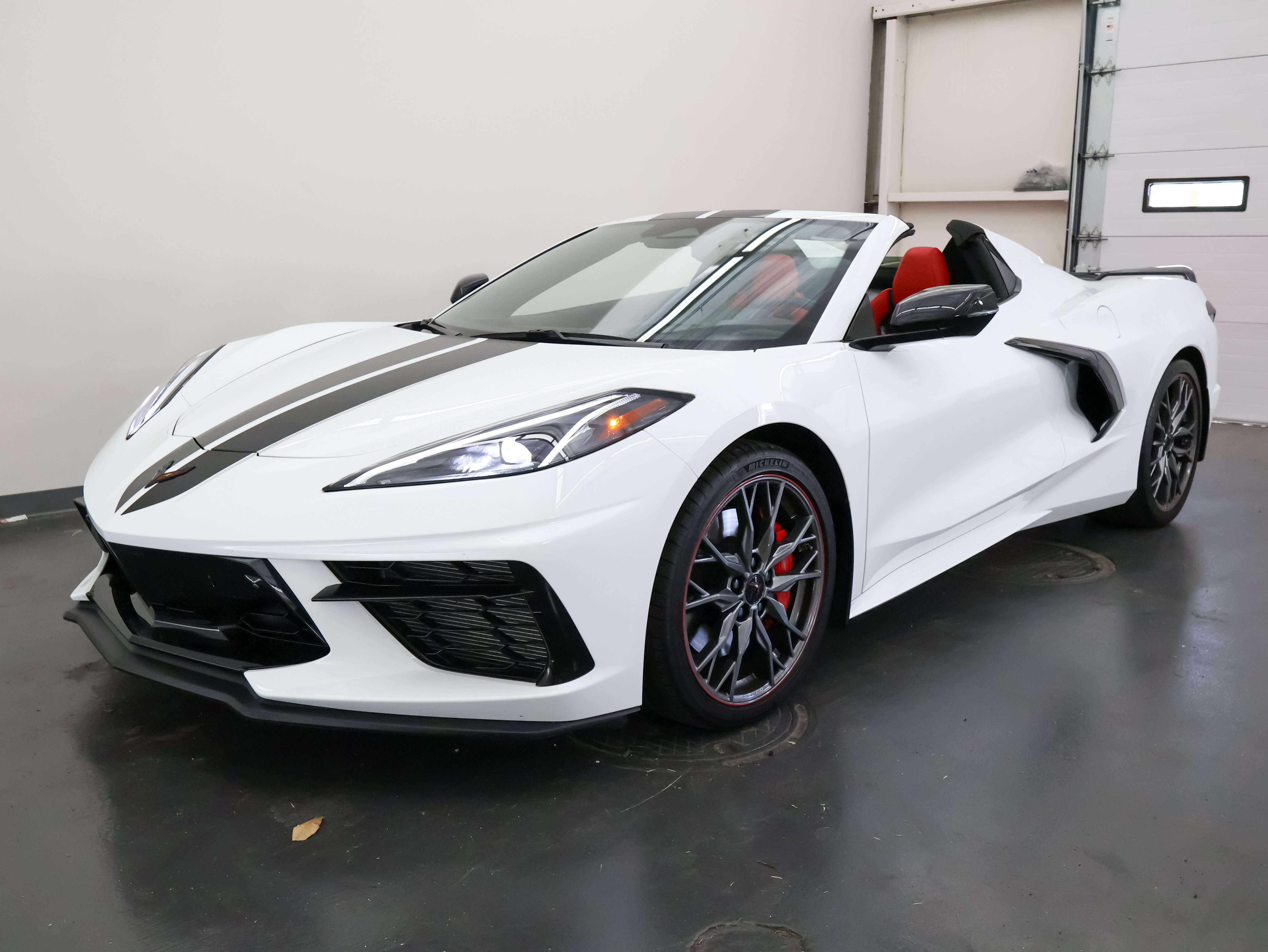 Used 2024 Chevrolet Corvette Stingray Preferred Conv w/ Z51 Performance Package RWD image 8