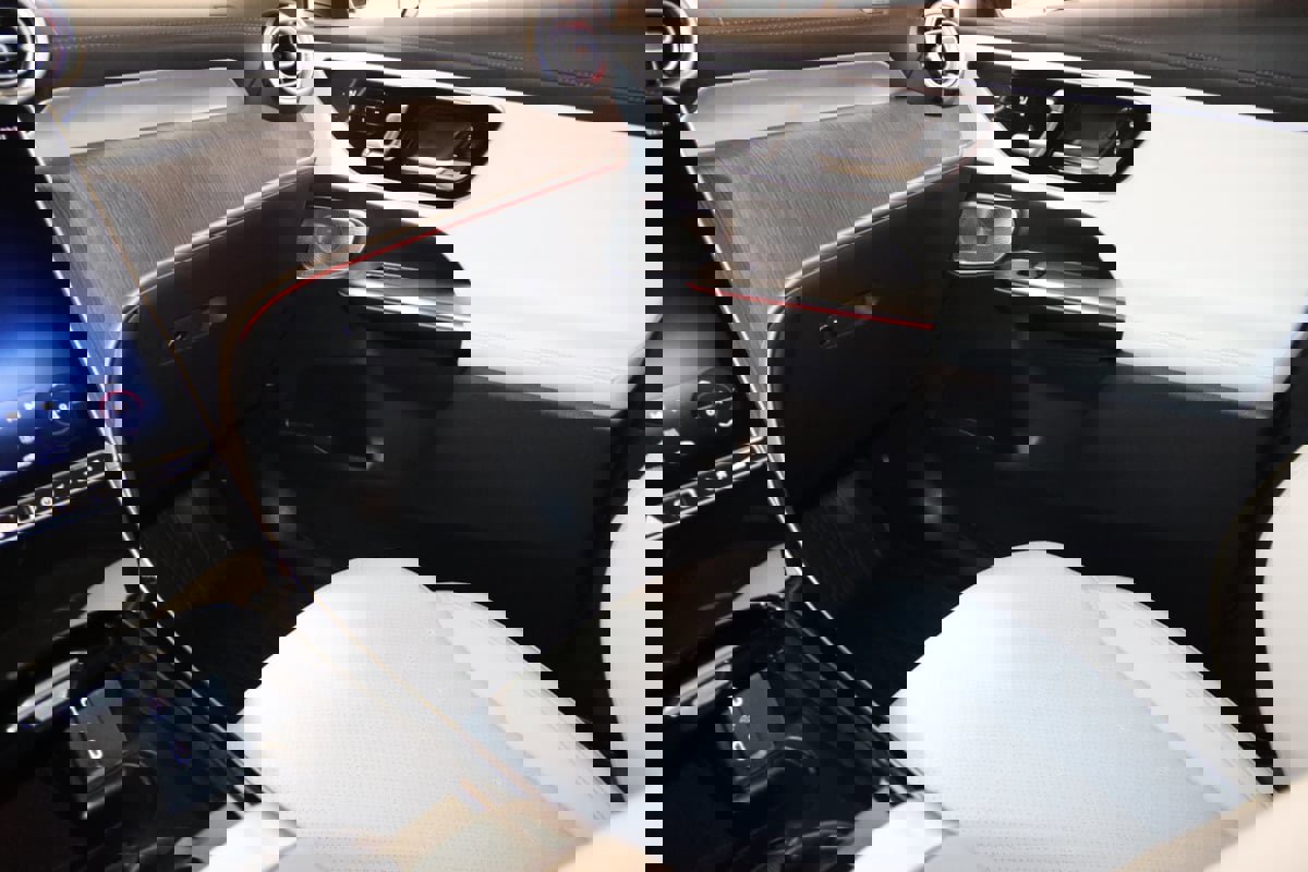 Used 2025 Mercedes-Benz GLC 300 4MATIC Coupe image 59