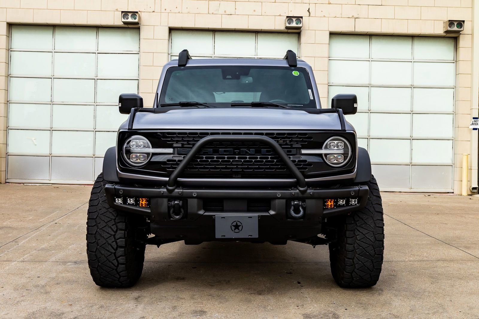 Used 2023 Ford Bronco Wildtrak image 2