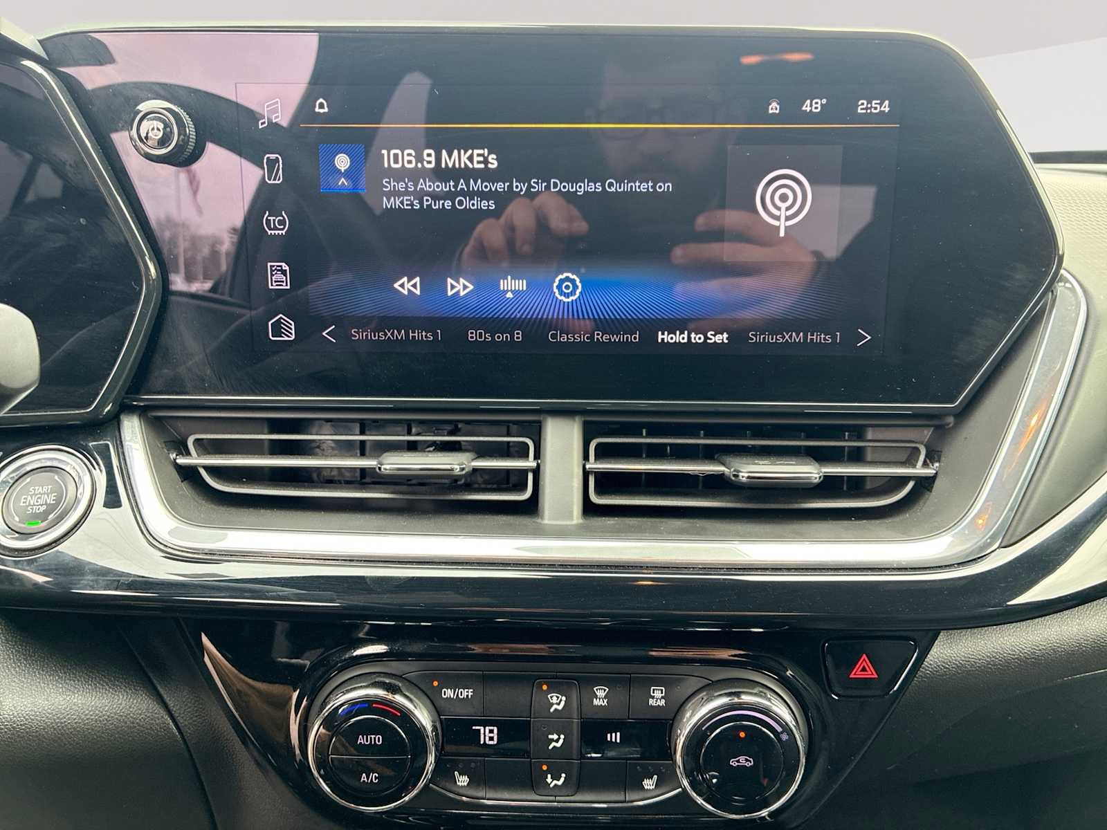 Used 2024 Chevrolet Trax RS w/ Driver Confidence Package image 13