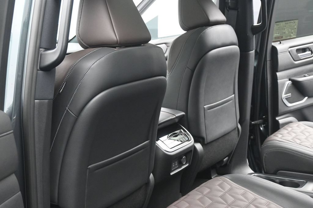 New 2026 Nissan Armada Platinum AWD/4WD image 19
