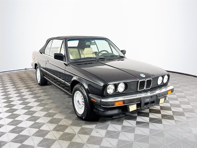 Used 1991 BMW 325i Convertible image 3