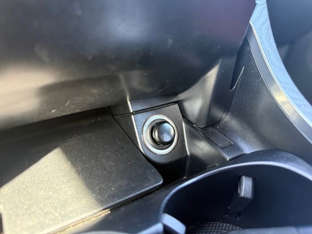 Used 2021 Mercedes-Benz GLC 300 4MATIC image 32