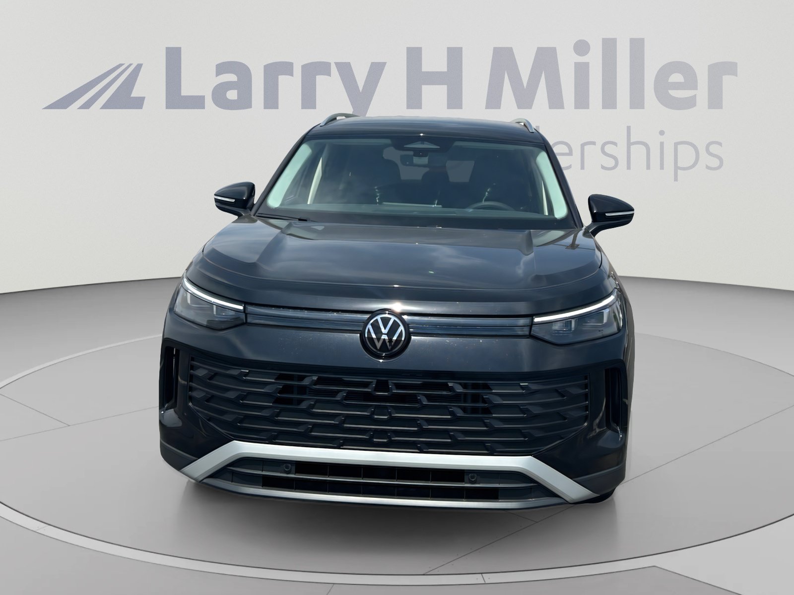 Used 2026 Volkswagen Tiguan SE FWD image 8