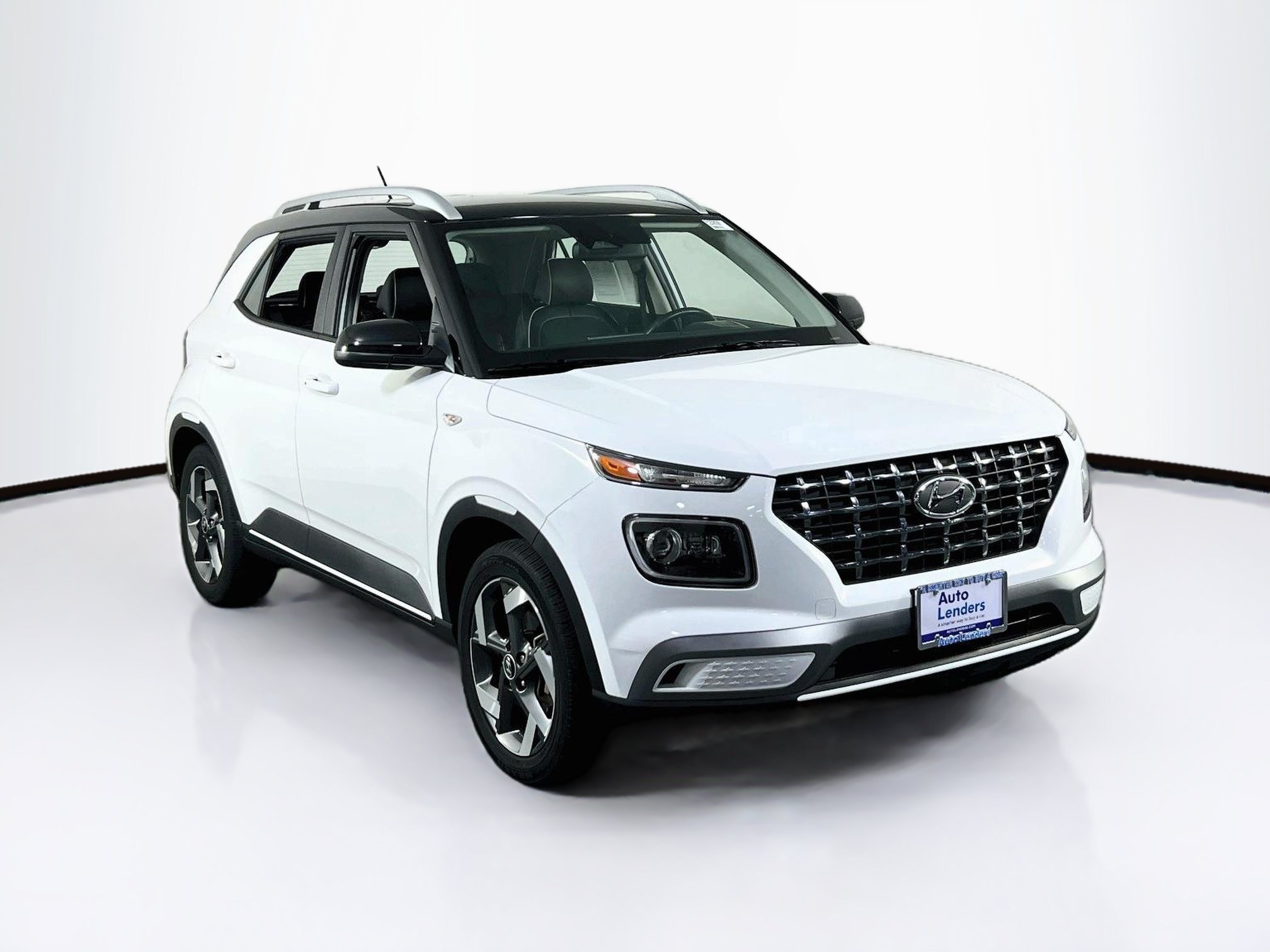 Used 2023 Hyundai Venue Limited FWD image 3