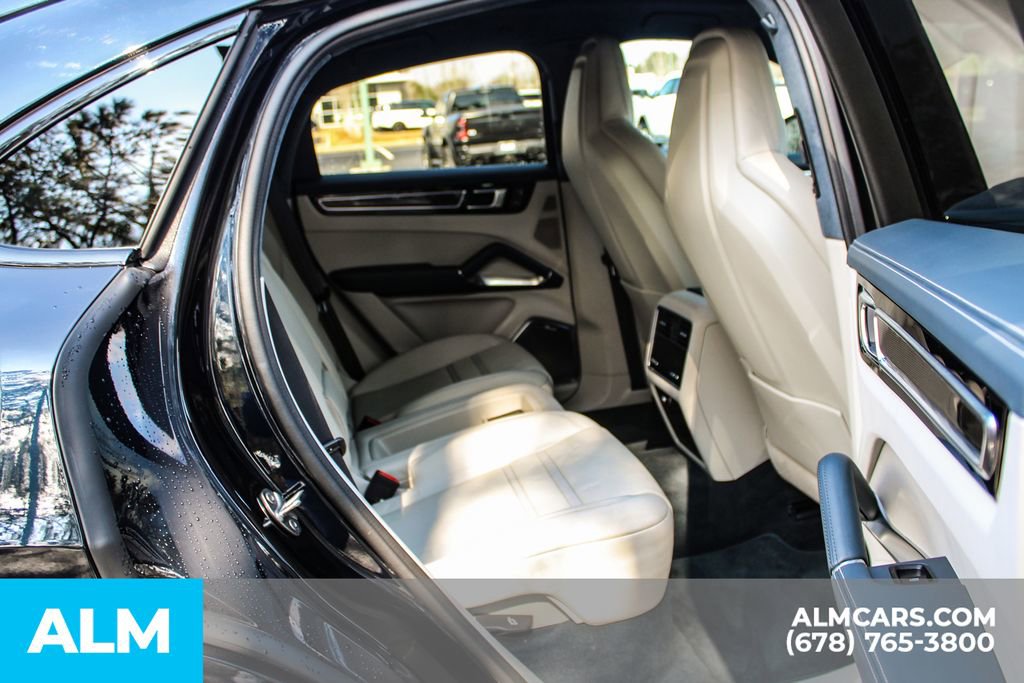 Used 2023 Porsche Cayenne Turbo image 19