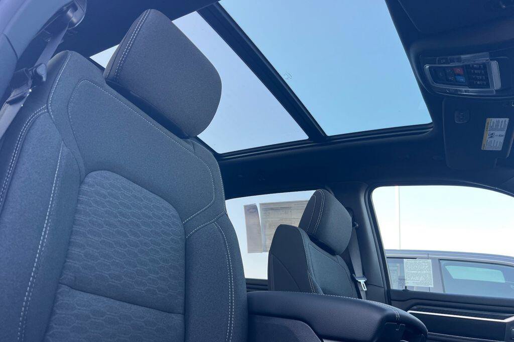 New 2026 RAM 1500 Big Horn AWD/4WD image 16