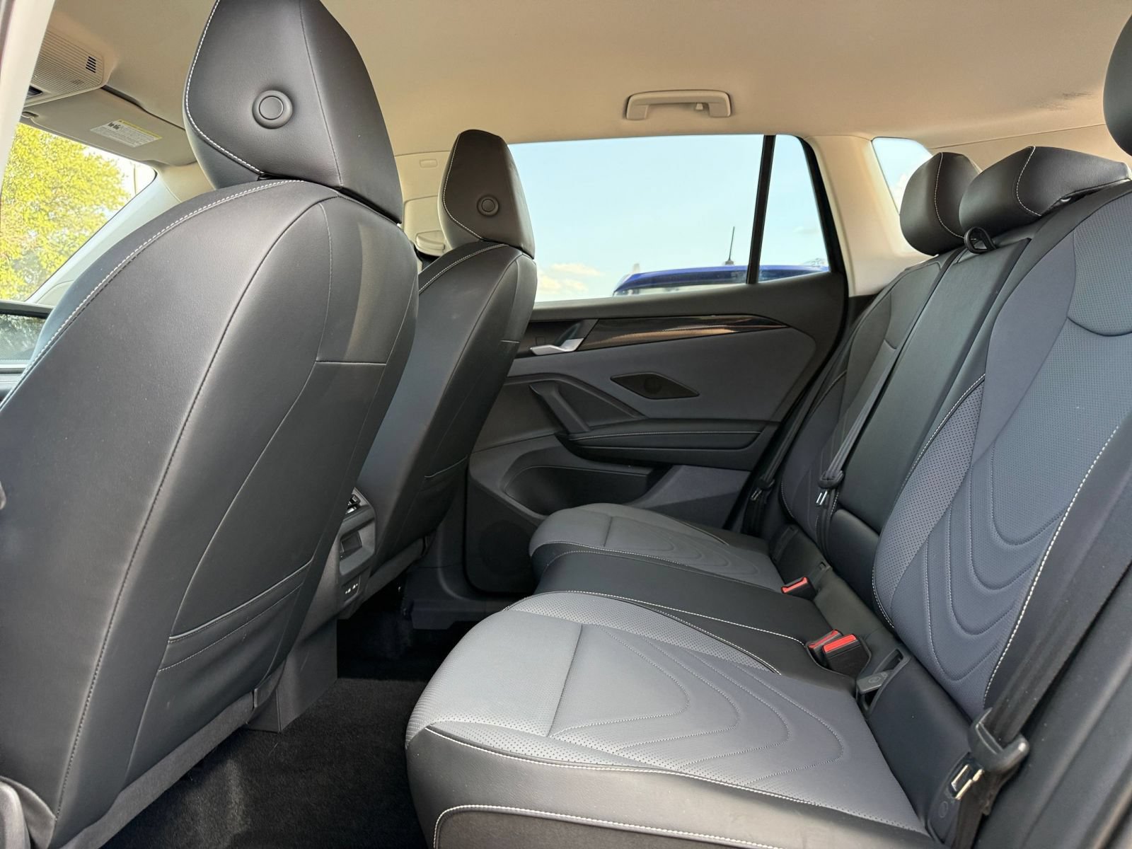 Used 2026 Volkswagen Tiguan SE AWD/4WD image 26
