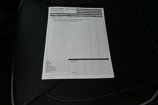 Used 2026 Chrysler Pacifica Limited FWD image 4