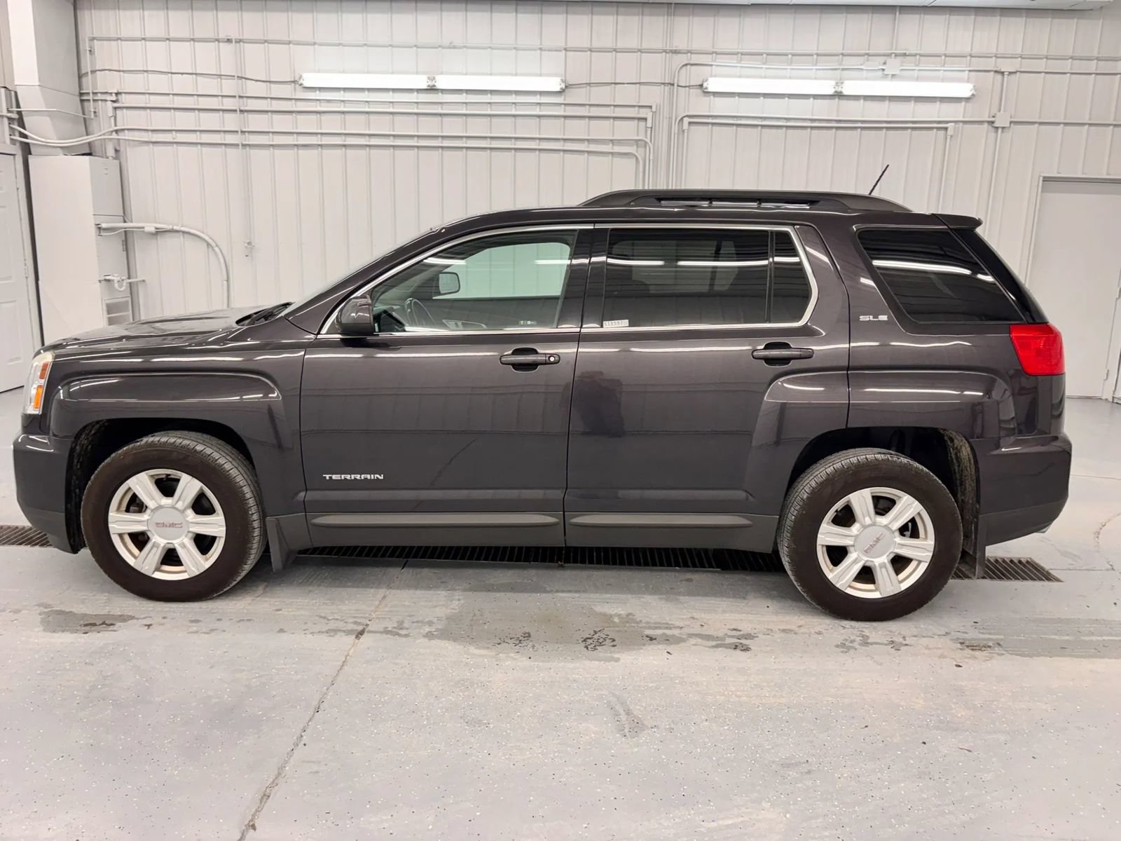Used 2016 GMC Terrain SLE w/ Driver Alert Package I FWD image 11