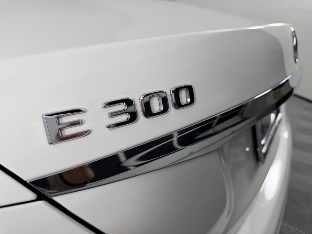 Used 2018 Mercedes-Benz E 300 4MATIC image 11