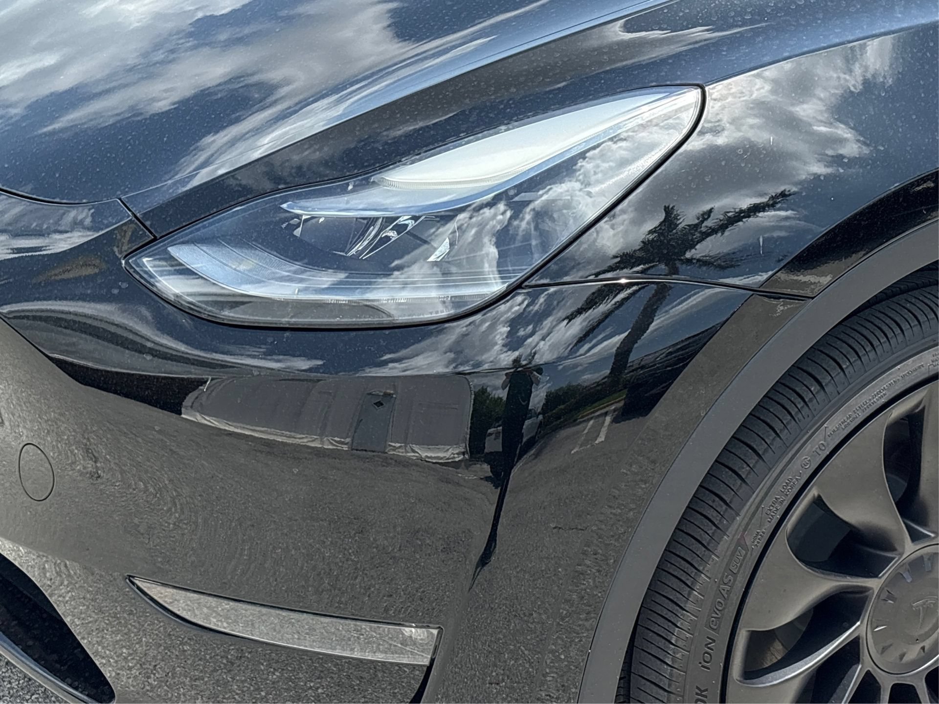 Used 2025 Tesla Model Y Performance AWD/4WD image 14