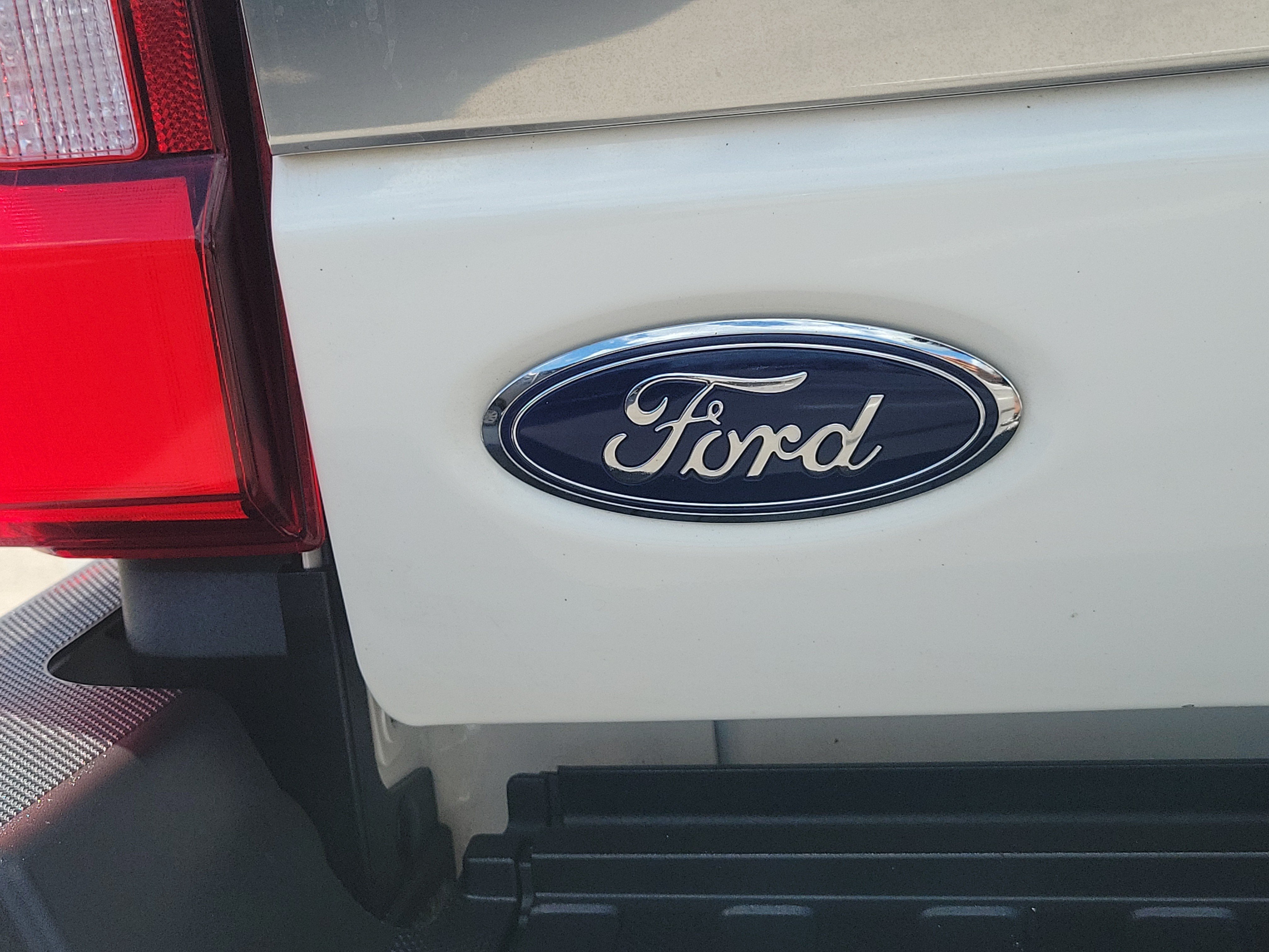 Used 2024 Ford F350 Platinum AWD/4WD image 11