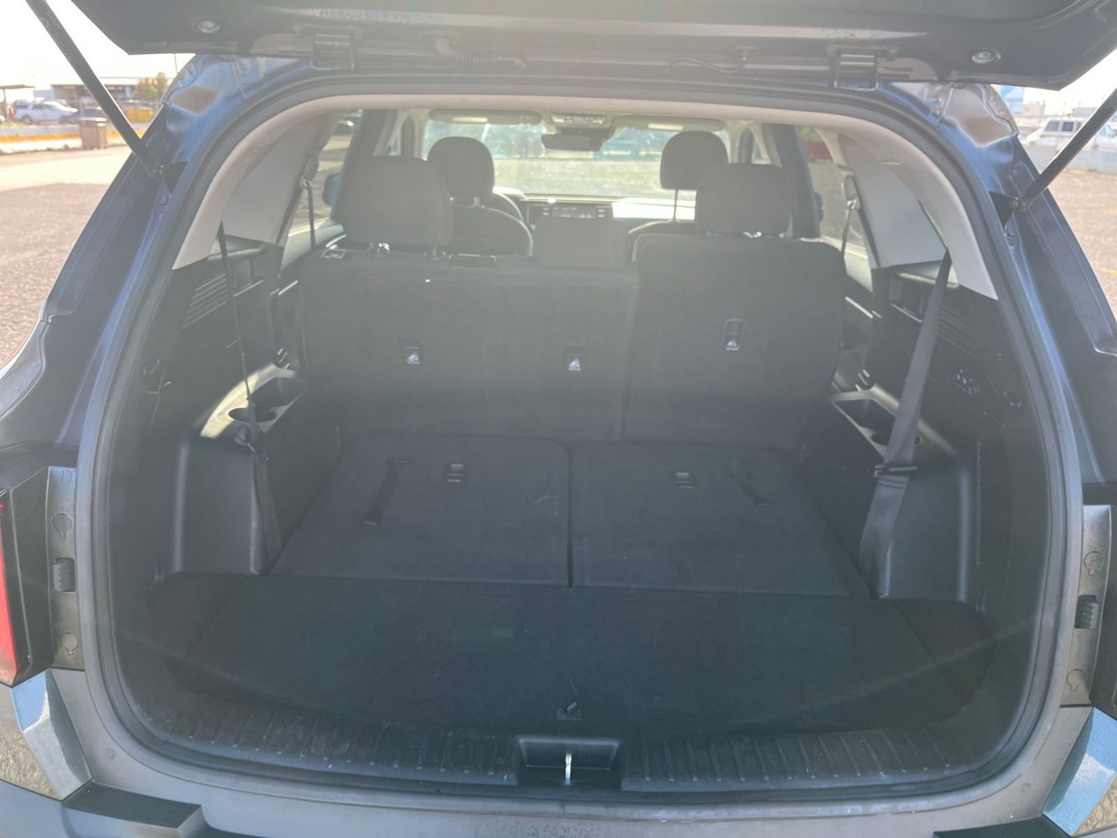 Used 2023 Kia Sorento LX FWD image 25