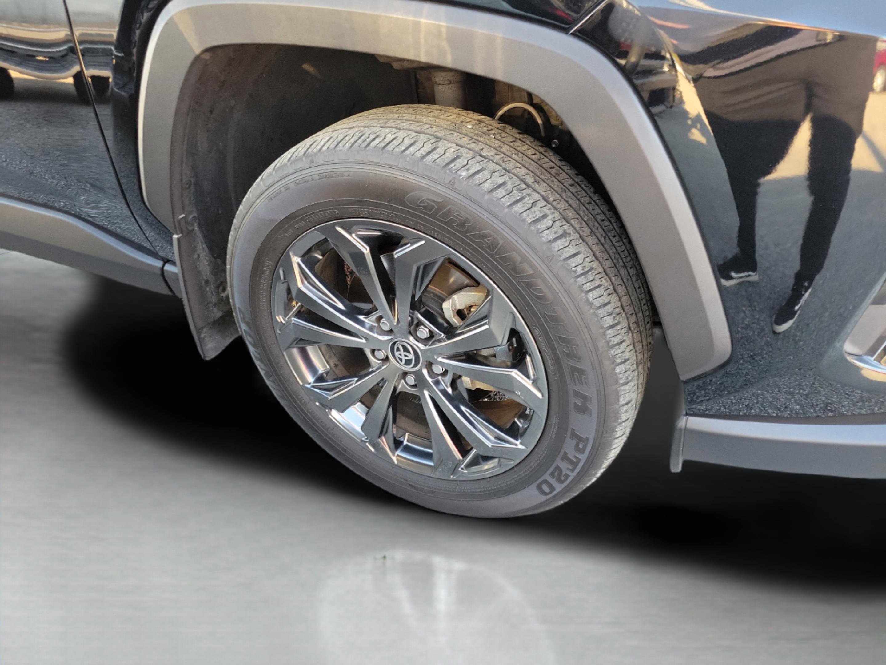 Certified 2022 Toyota RAV4 XLE Premium image 22