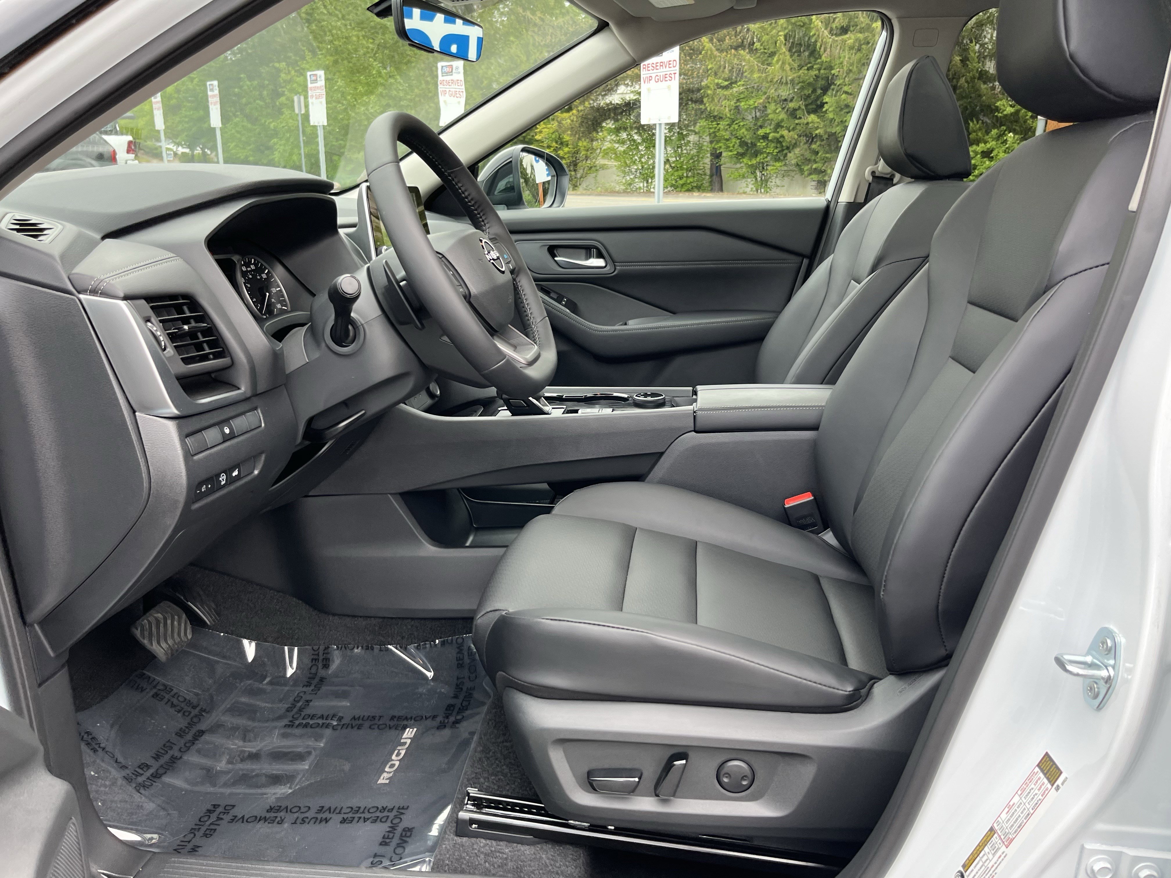 Used 2026 Nissan Rogue SV AWD/4WD image 9