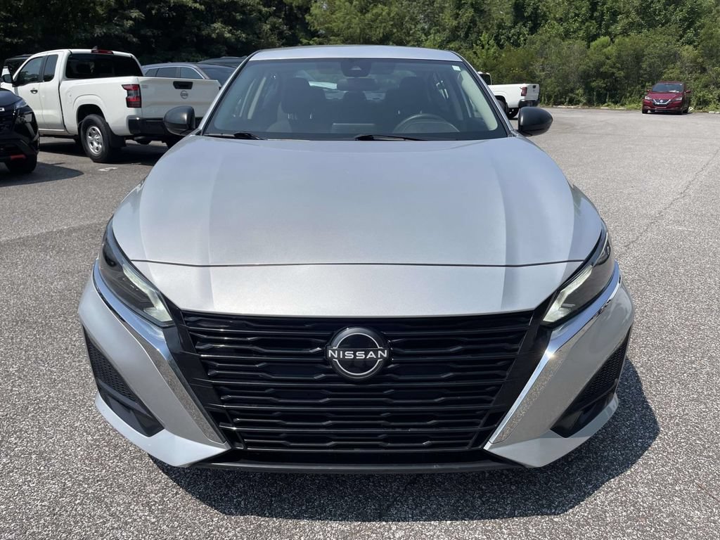 Used 2024 Nissan Altima 2.5 SV AWD/4WD image 8