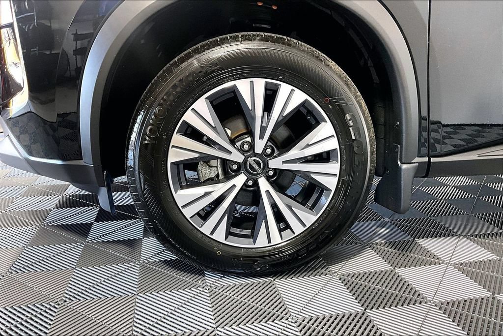 Used 2023 Nissan Rogue SV AWD/4WD image 8