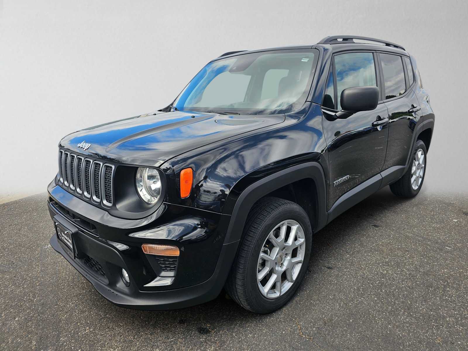 Used 2022 Jeep Renegade Latitude AWD/4WD image 7