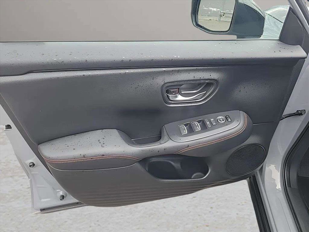 Used 2024 Honda HR-V Sport image 15